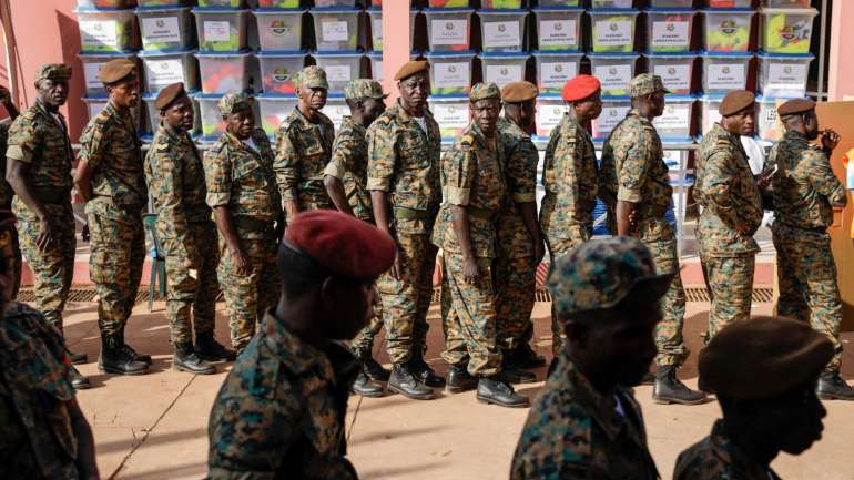 Na Ntan, de 69 anos, reafirmou a subordinação "de todos os militares" ao poder político, à Constituição da República e às leis do país