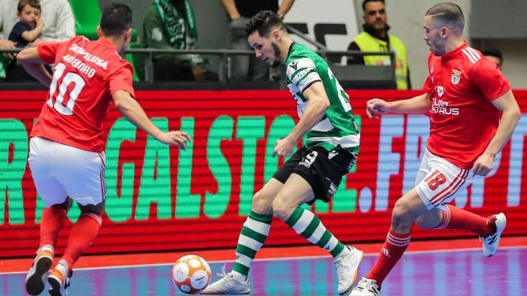 Merlim entre Robinho e Fernandinho: Sporting ganhou vantagem na final frente ao Benfica com vitória no prolongamento