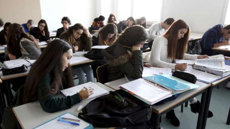 Em 2018, foram feitos 115.082 exames na 2.º fase de classificação, cerca de metade dos que foram realizados na primeira fase de exames
