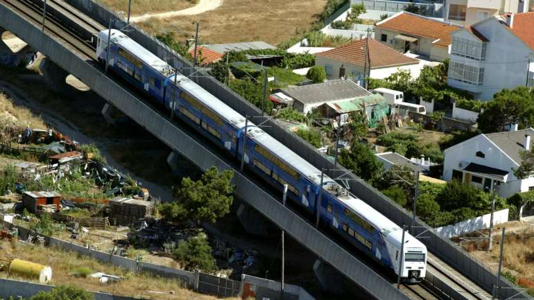 Os TST, o Metropolitano de Lisboa e a Carris salientaram que aumentaram a oferta e que estão a constantemente a monitorizar a evolução da procura