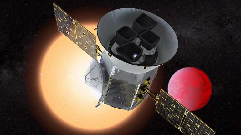 As estrelas foram encontradas com um telescópio que observa continuamente as estrelas por períodos de pelo menos 27 dias e sem a interferência da atmosfera da Terra