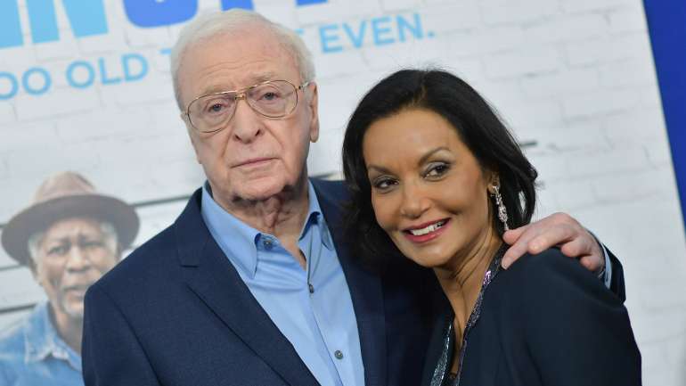 Michael Caine e Shakira estão casados há 46 anos.