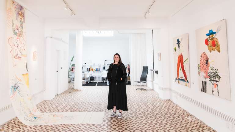 Fátima Moreno é a artista espanhola que abre a agenda de exposições acolhidas na NAVE, com a curadoria de Mercedes Cerón (na foto) e Diogo Conceição. © João Porfírio