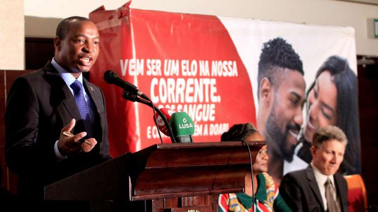 "Queremos que cada um dos dadores mobilize mais três dadores para que possamos suprir as necessidades", alertou Inocêncio