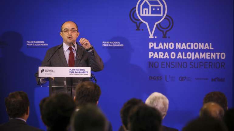 O plano está a ser conduzido por João Sobrinho Teixeira, secretário de Estado do Ensino Superior