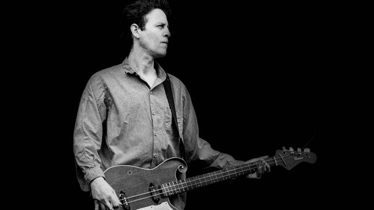 Mark Sandman morreu em palco, num concerto em Palestrina, Itália, vítima de ataque cardíaco. Tinha 46 anos
