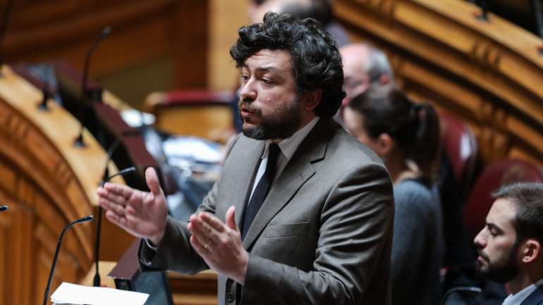 "Uma audição não belisca a separação de poderes", comentou Pedro Alves