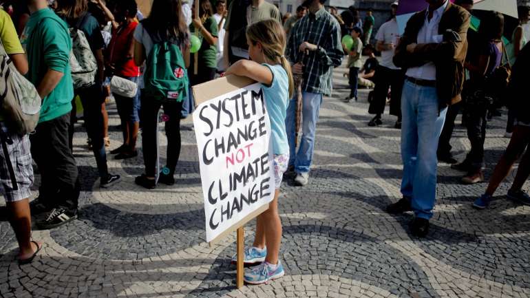 O Governo admitiu começar o processo de fecho das centrais já em 2025