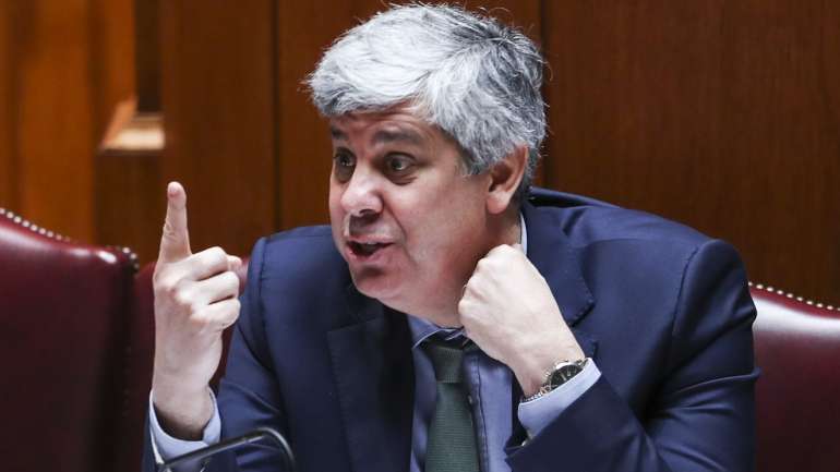 Ministro diz que vai voltar a dar um "contributo" para o cenário macroeconómico onde PS apoiará próximo programa eleitoral