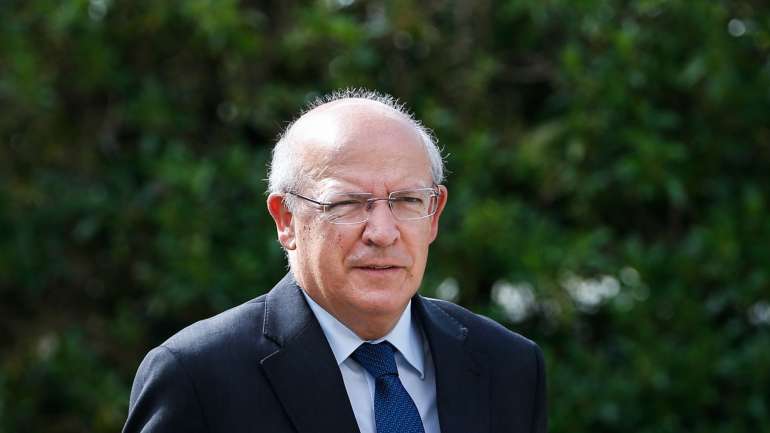 O ministro dos Negócios Estrangeiros, Augusto Santos Silva, diz que a falha de segurança é na embaixada, não no país