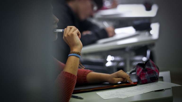 A prova de Física e Química de 2.ª fase decorreu na quinta-feira de manhã, com 21.623 alunos inscritos