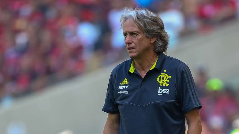 Jorge Jesus faz este domingo o segundo jogo no Campeonato, defrontando em São Paulo o Corinthians após a goleada ao Goiás