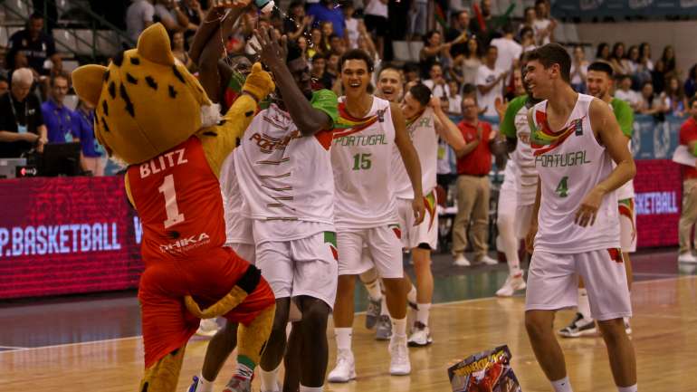 Portugal ganhou os sete jogos realizados nesta Divisão B do Campeonato da Europa Sub-20, o que lhe valeu o título e a subida de escalão
