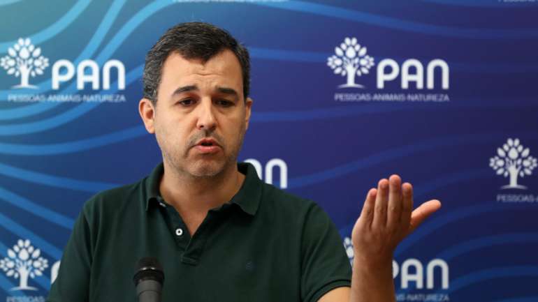 Partido também pretende o reconhecimento e a regulamentação das carreiras de nutricionista e psicólogo e "garantir a presença destes profissionais nas escolas, nos hospitais e nos centros de saúde"
