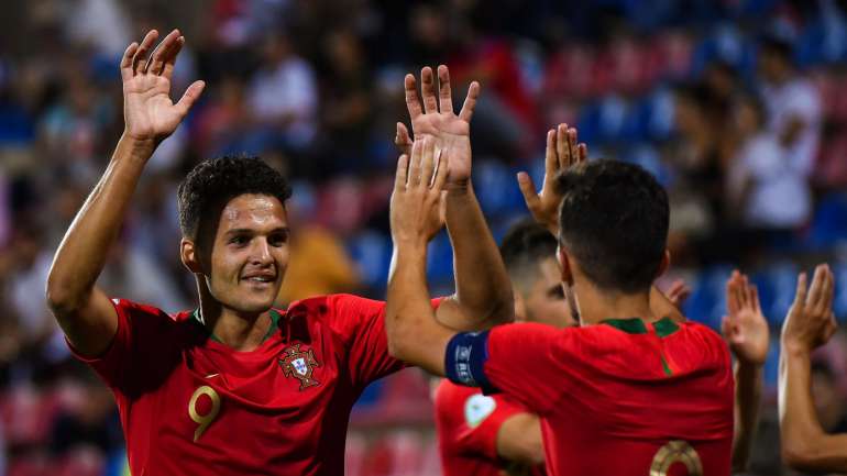 Gonçalo Ramos, que começou o Europeu como titular mas depois foi alternando com Tiago Rodrigues, decidiu meia-final com um hat-trick