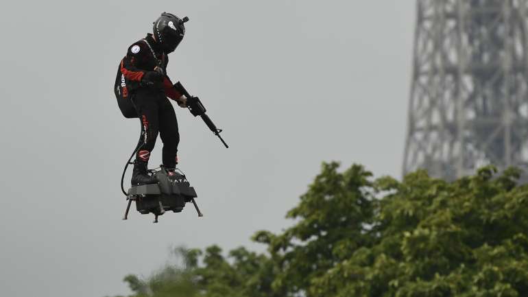 Foi o próprio Franky Zapata que desenhou o Flyboard Air, uma prancha voadora