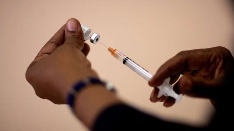 O relatório também destaca as elevadas taxas de vacinação contra a hepatite B, que ultrapassaram nos últimos anos os 95%