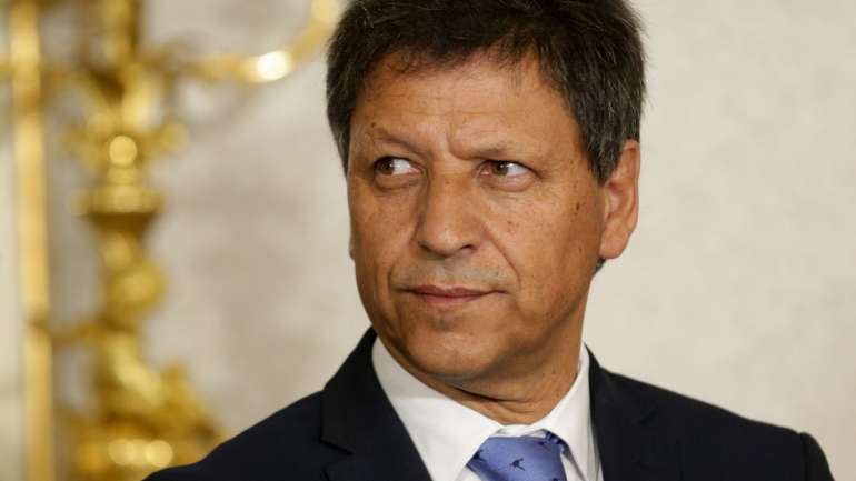 José Artur Neves nega ainda favorecimento da empresa do filho, que celebrou três contratos com o Estado, e qualquer tipo de influência ou contacto