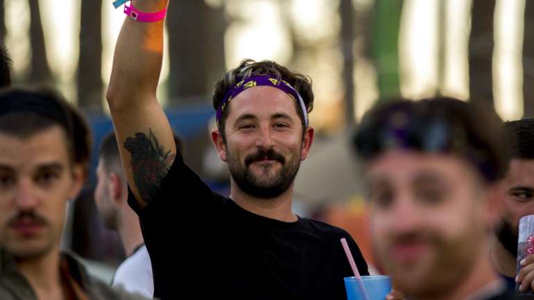 Para fazer face ao aumento de público previsto este ano, a organização, que começou a montagem do festival há cerca de um mês, garantiu “mais segurança e limpeza” no interior do recinto e “mais estacionamento” junto à Herdade da Casa Branca, onde decorre o festival