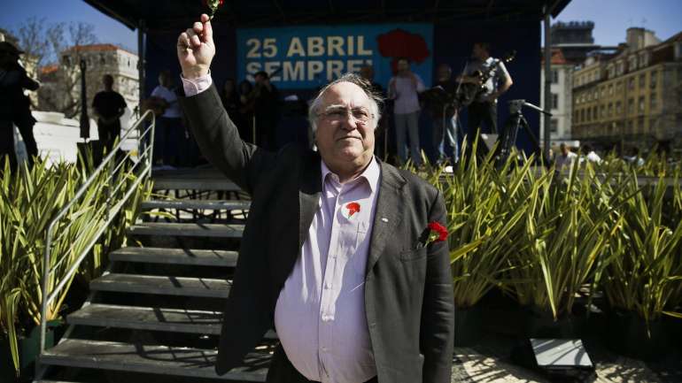 Vasco Lourenço fez parte da comissão política do Movimento das Forças Armadas durante a “Revolução dos Cravos”