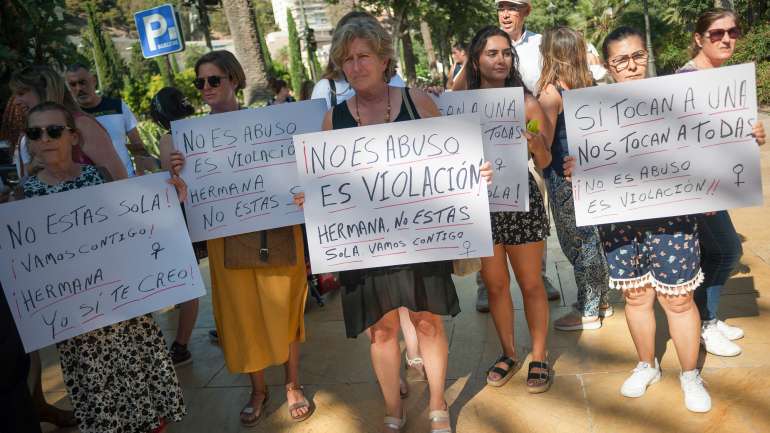 Dos seis detidos, quatro foram libertados enquanto se esperam resultados das análises de ADN