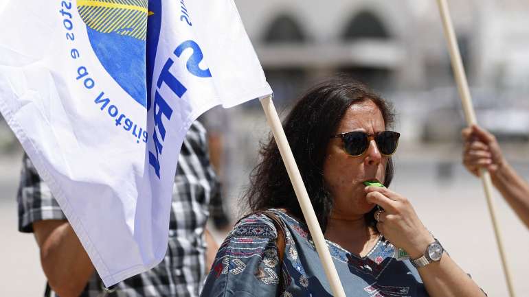 Segundo os sindicatos participantes da greve, lei é "sinal muito claro" de que se pretende privatizar estes serviços, "uma vez que este setor arrecada 600 milhões de euros por ano"