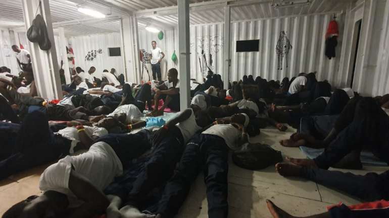 A bordo o Ocean Viking estão 356 "homens, mulheres e crianças vulneráveis"