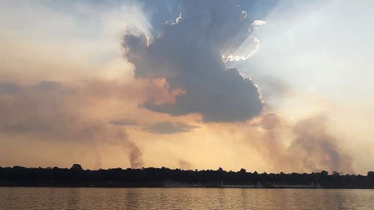O número de incêndios no Brasil cresceu 70% este ano, em comparação com período homólogo de 2018, tendo o país registado 66,9 mil focos até ao passado domingo, com a Amazónia a ser o bioma (conjunto de ecossistemas) mais afetado