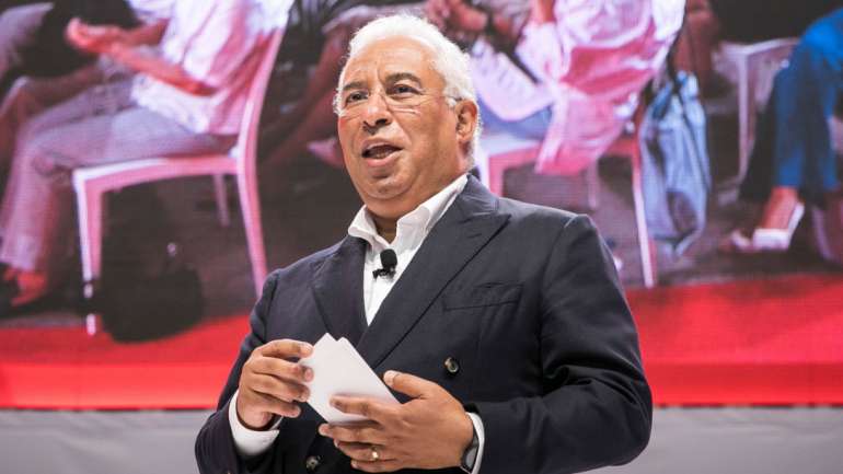 O primeiro-ministro não afasta qualquer cenário nas eleições de outubro, mas diz que é mais fácil trabalhar com o PCP