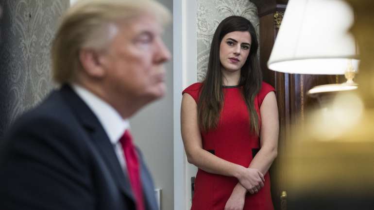 Assistente de Donald Trump forçada a demitir-se – Observador