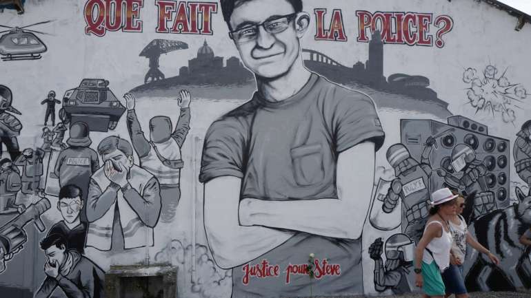 Um mural do lusodescendente em Nantes, França