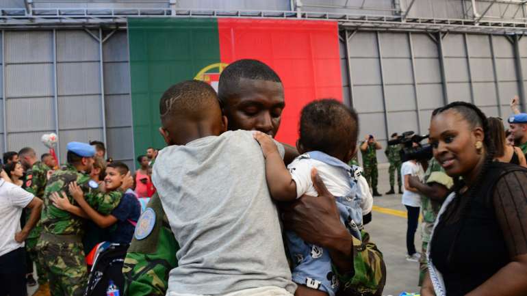 O reencontro dos militares com a família foi carregado de emoção