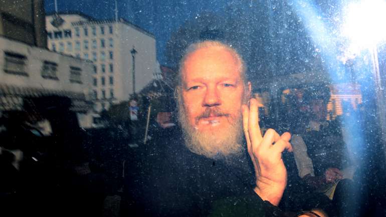 Há suspeitas de que o estado de saúde física e mental de Julien Assange, fundador do Wikileaks, se tenha deteriorado muito nos últimos anos