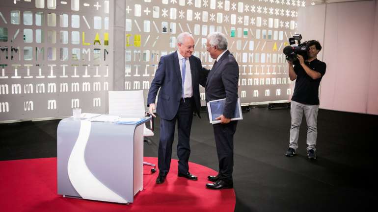 Um jornalista de cada um dos canais moderou a conversa entre o secretário-geral do PS e o líder do PSD