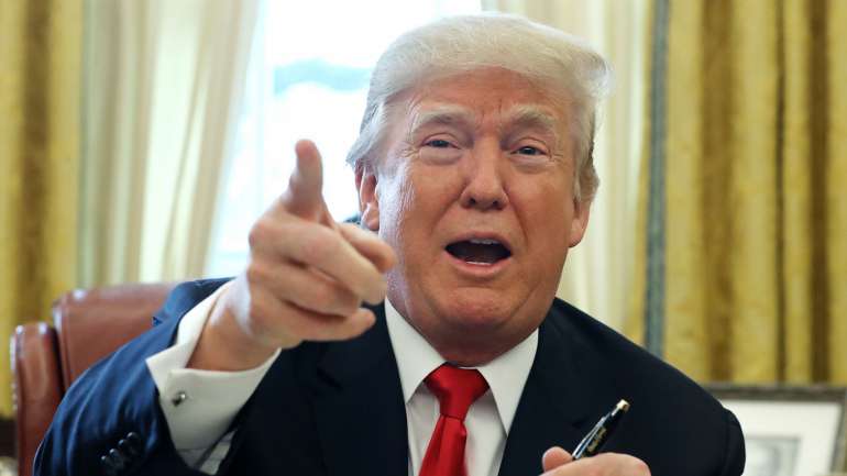 "Ela parece uma jovem muito feliz que está perante um futuro brilhante e espetacular. Tão bom ver algo assim!", escreveu Donald Trump sobre Greta Thunberg
