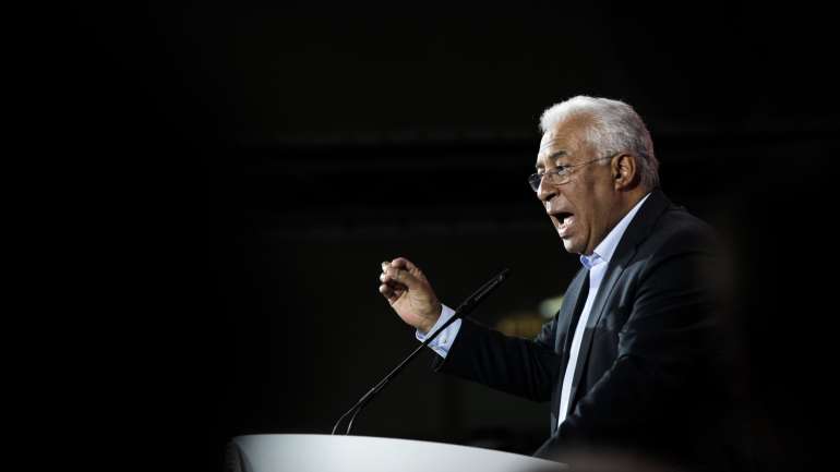 António Costa foi a Santarém falar das políticas sociais que tem no seu programa e deixou a polémica de Tancos fora do comício