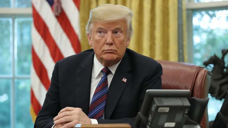 A conversa telefónica entre Donald Trump e Volodymyr Zelensky está sob suspeita