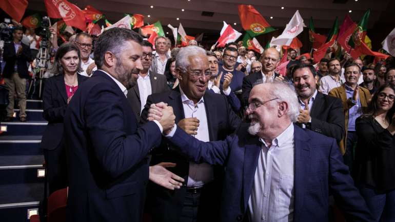 Vieira da Silva e Pedro Nuno Santos vieram apoiar Costa no comício de Aveiro.