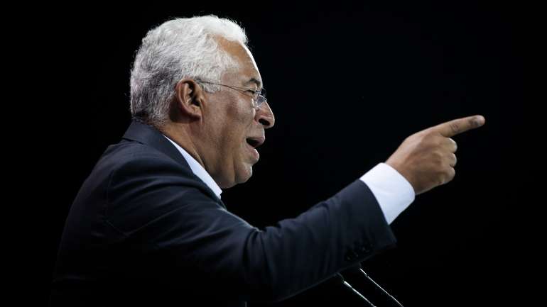 Nova sondagem da Intercampus publicada esta quinta-feira dá 104 assentos parlamentares a António Costa.