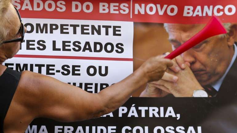 Sem esse dinheiro, são cada vez menores as hipóteses de os milhares de credores recuperarem os seus valores