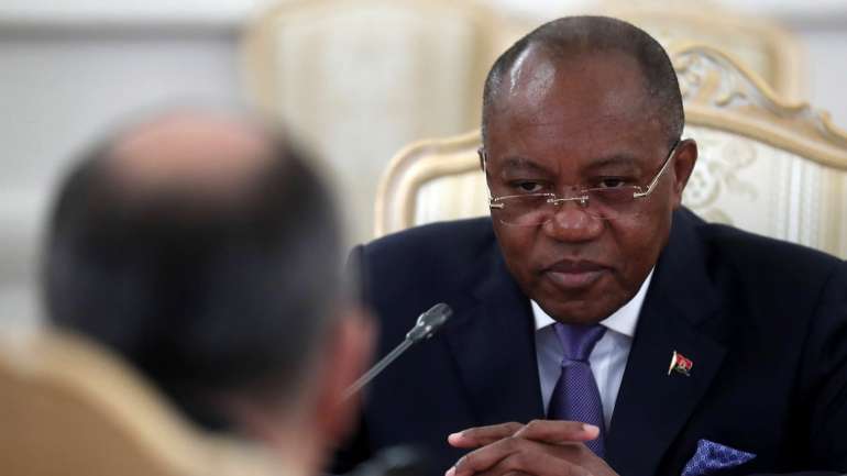 O chefe da diplomacia angolana destacou "o incessante desejo de ver melhoradas as relações de amizade e de cooperação entre Angola e Portugal"