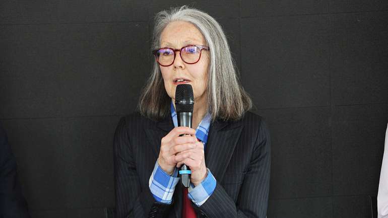 A canadiana Anne Carson tem 69 anos. Publicou o primeiro livro, "Eros The Bittersweet", em 1986