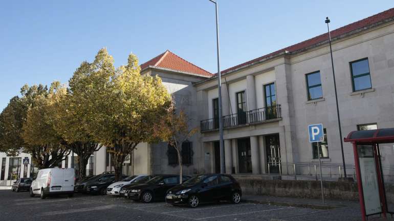 Os dois suspeitos foram detidos, constituídos arguidos e os factos comunicados ao Tribunal Judicial da Guarda
