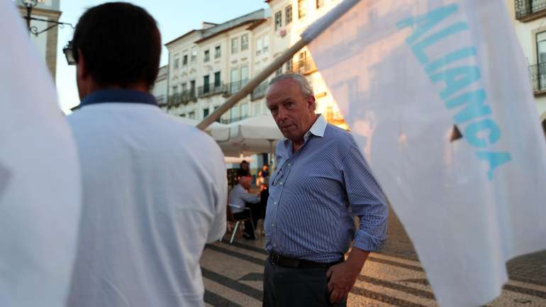 Pedro Santana Lopes mantém-se como líder do Aliança, partido que fundou em 2018