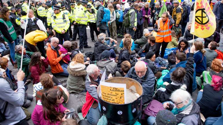 Na última semana, milhares de pessoas manifestaram em Londres para os governos criarem mais medidas de proteção do ambiente