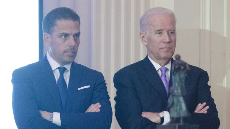 Hunter Biden (à esquerda) com o pai, Joe Biden (à direita)
