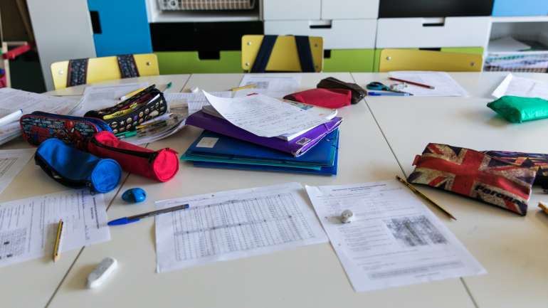 O Ministério da Educação revelou ter sinalizado "casos muito pontuais" de escolas que estão com dificuldade em preencher horários.