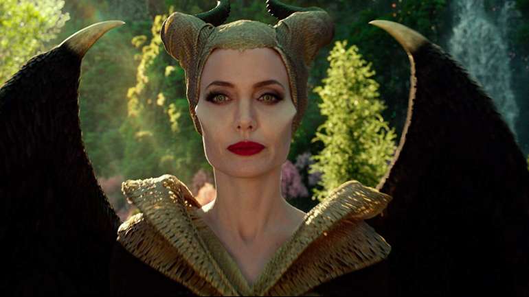 Angelina Jolie em "Maléfica: Mestre do Mal", mais plastificada e artificial do que no primeiro filme