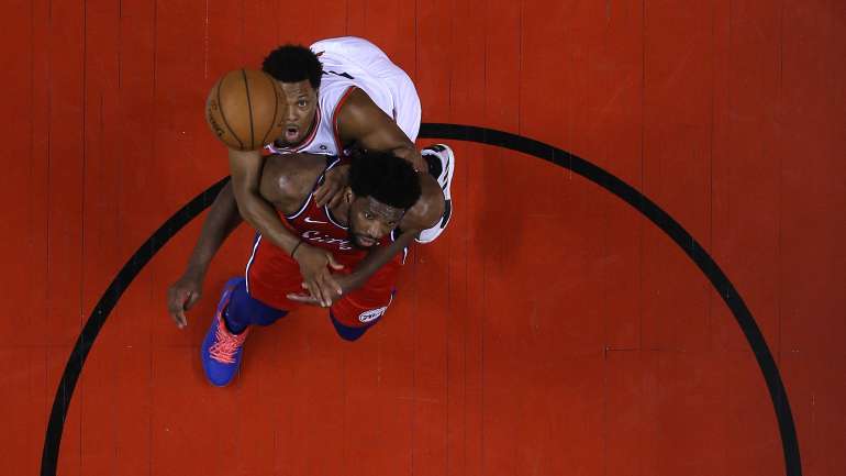Tobias Harris, jogador dos Philadelphia 76ers, considera que "privação do sono será um problema tão sério como as comoções cerebrais na NFL"