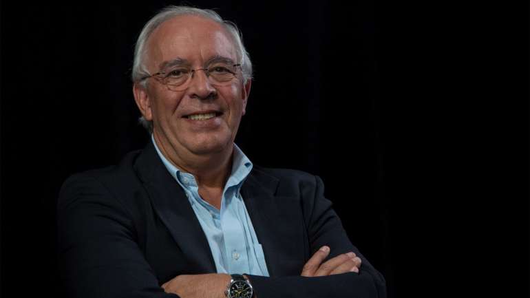 David Justino questiona: "Como é que o PSD pode votar contra um conjunto de medidas e um OE quando ele próprio defendia estas medidas?"
